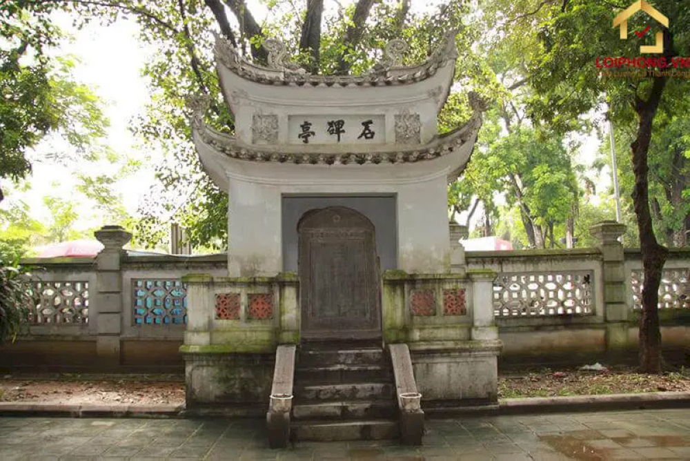 It is believed that the stella also contains important records of religious and cultural practices related to the worship of Tran Vu 